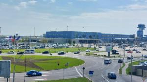 Aeroportul Henri Coandă intră &icirc;n categoria marilor hub-uri europene prin implementarea coordonării de nivel 3
