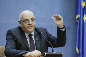 Raed Arafat: „Aşa cum nu poţi vota fără cartea de identitate, nu vei putea vota fără mască de protecţie”