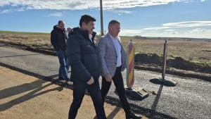 Drumul județean DJ 251G, între Corni și Vârlezi, a devenit sigur după lucrări de consolidare