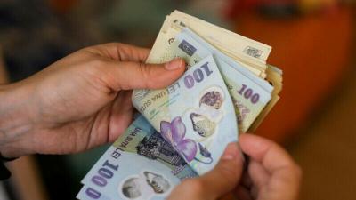 Salariul minim pe economie crește din iulie 2026. 1,7 milioane de angajați ar urma să beneficieze