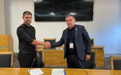 Pasarelă ce leagă două cartiere în Pitești inaugurată de primar