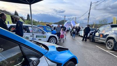 Campionatul &rdquo;Rally Start &ndash; Rom&acirc;nia pitorească&rdquo; a adus &icirc;mpreună oameni pasionați de raliu, viteză și aventură