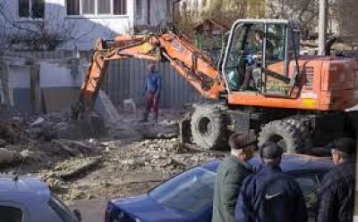 Administrația Sectorului 2 a &icirc;nceput demolarea garajelor improvizate de pe domeniul public