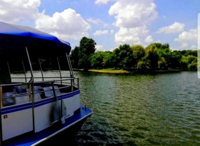 Plimbările cu vaporașul pe lacul IOR, suspendate pentru o zi