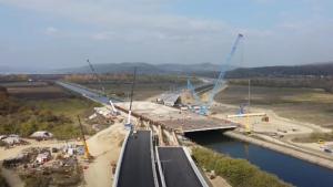 Lucrări &icirc;n forță pe tronsonul Cornetu&ndash;Tigveni: avansează și tunelul Poiana