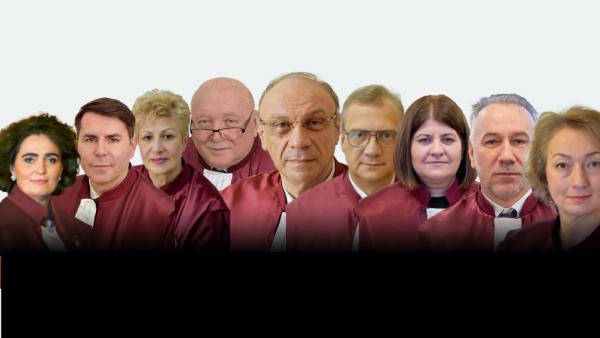 Președintele CCR a fost decorat de Klaus Iohannis