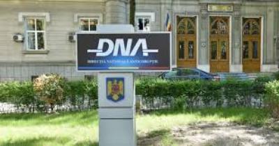 Dosarul de mită de la Biroul de Imigrări Ialomița. Inculpatul a recunoscut fapta