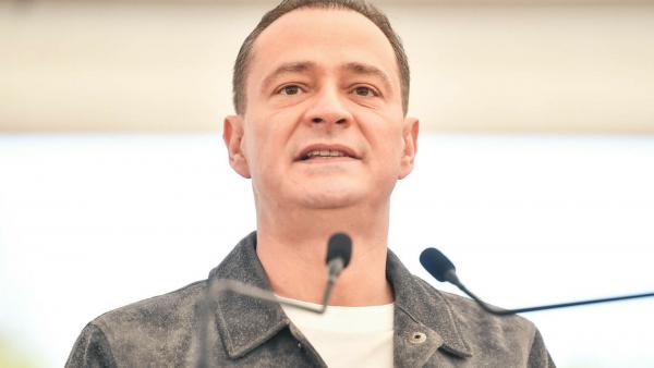Planșeul Unirii, refăcut din temelii: demolări, piloți și grinzi de coronament &icirc;n execuție