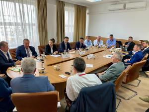 Comunitățile locale din Argeș și Sibiu, invitate la discuții, de Cancelaria Prim-Ministrului, pe marginea proiectelor de finanțare