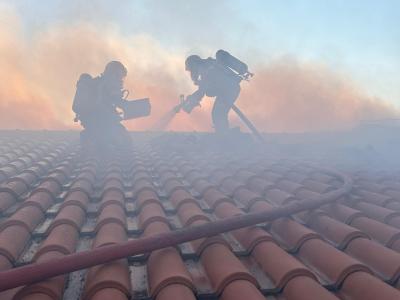 Rom&acirc;nia a suplimentat numărul de pompieri care luptă cu incendiile uriașe din Grecia