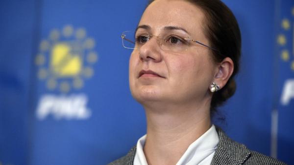 Ministerul Educației: din 2025-2026, este ilegal să mai avem școli care desfășoară activitate &icirc;n trei schimburi