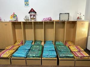 Noutăți pentru grădinițele și creșele din Tg.Mureș: lenjerie nouă și colorată pentru pătuțuri!