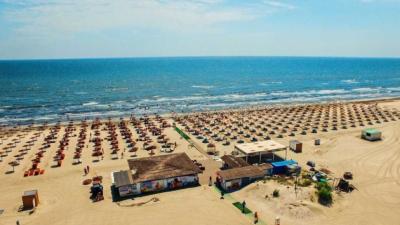 Pregătiri pe litoral. 69% din sectoarele de plajă propuse spre închiriere au fost atribuite