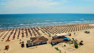 Pregătiri pe litoral. 69% din sectoarele de plajă propuse spre închiriere au fost atribuite