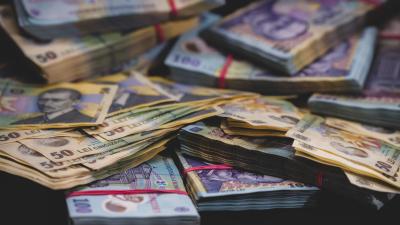 Bolojan: &bdquo;Nu vor fi majorări de salarii și pensii p&acirc;nă la finalul lui 2026&rdquo;