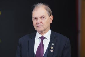 Un senator AUR este acuzat că a făcut declarații cu caracter discriminatoriu și instigator la ură pe criterii de rasă, etnie și religie