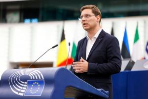 Negrescu: Parlamentul European propune măsuri ferme pentru siguranța digitală a minorilor