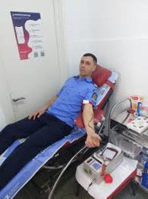 „Descindere” a jandarmilor la Centrul de Transfuzie Sanguină Giurgiu... într-un scop nobil