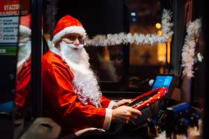 Autobuzul lui Moș Crăciun revine la Tg.Mureș