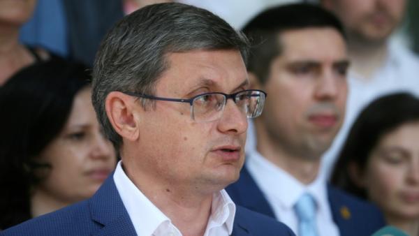 Igor Grosu &icirc;i &icirc;ndeamnă pe moldovenii cu acte rom&acirc;nești să iasă &icirc;n număr mare la vot ca să salveze parcursul european al Rom&acirc;niei