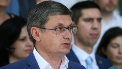 Igor Grosu &icirc;i &icirc;ndeamnă pe moldovenii cu acte rom&acirc;nești să iasă &icirc;n număr mare la vot ca să salveze parcursul european al Rom&acirc;niei