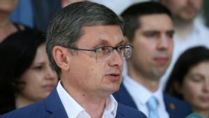 Igor Grosu îi îndeamnă pe moldovenii cu acte românești să iasă în număr mare la vot ca să salveze parcursul european al României