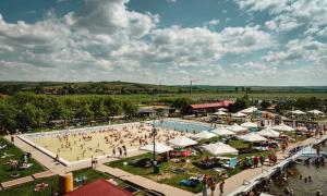 Stațiunea Turistică Tășnad &ndash; finalistă &icirc;n competiția &bdquo;Destinația Anului 2025&rdquo;!