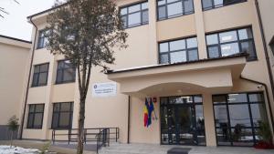 Cea mai mare școală din D&acirc;mbovița a fost redeschisă după reabilitare