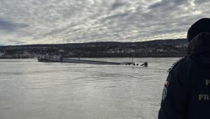 Alertă pe fluviu: Barje cu fertilizatori agricol se prăbușesc &icirc;n Dunăre