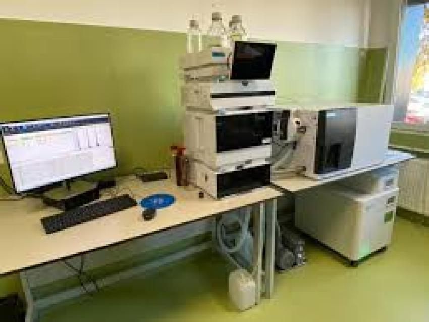 Sistem integrat LC–MS achiziționat în Arad pentru depistarea substanțelor psihoactive