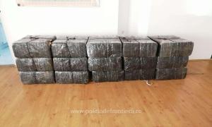 Țigări de contrabandă aduse cu drona din Ucraina