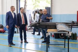 Proiectul &quot;Drona Românească&quot;. Doi miniștri au vizitat Institutul Național de Cercetare-Dezvoltare Aerospațială Elie Carafoli