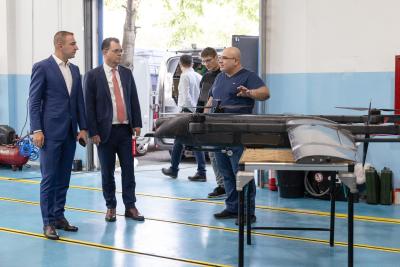 Proiectul "Drona Rom&acirc;nească". Doi miniștri au vizitat Institutul Național de Cercetare-Dezvoltare Aerospațială Elie Carafoli