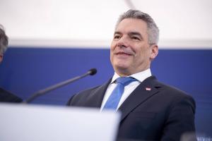 Vizita cancelarului austriac Karl Nehammer la București cuprinde întâlniri la Palatul Cotroceni și la Palatul Victoria