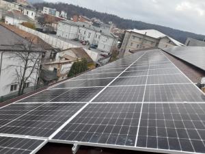 Clădirile publice din Râmnic au început  „să producă”energie „verde”