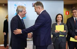 Deficitul bugetar al României analizat de premierul român și de comisarul european pentru afaceri economice și financiare